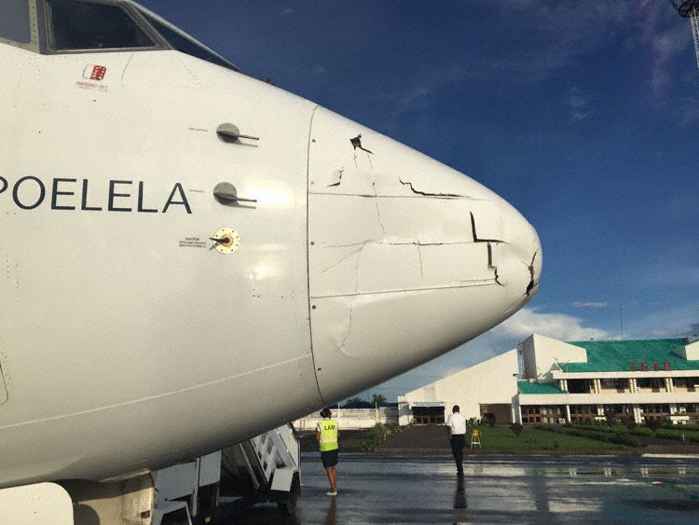 daños en el morro de un avión de pasajeros de Mozambique por colisión con un drone