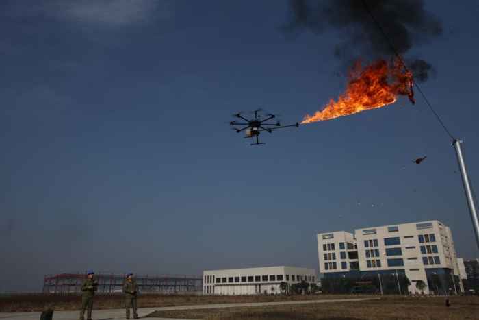drone quema basura de un cable eléctrico en China