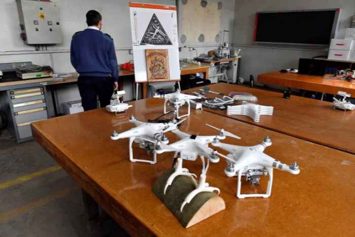 reparando drones iterceptados