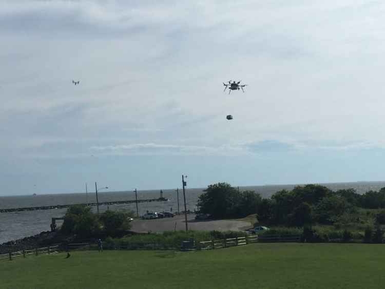 entrega de Flirtey buque-tierra