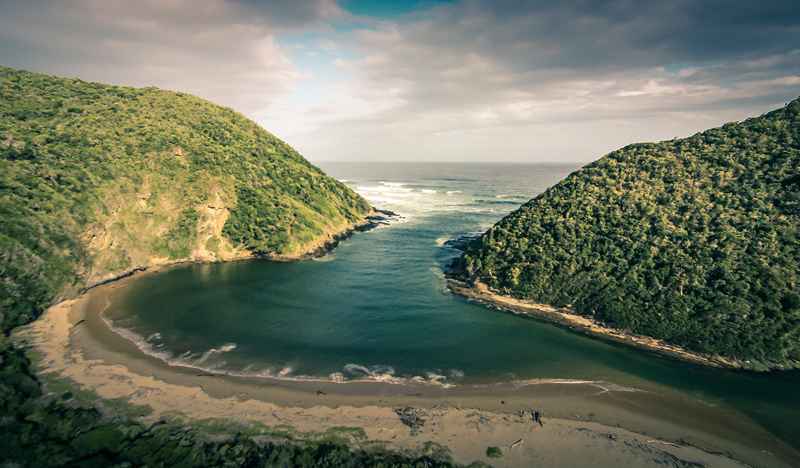 playa fotografiada con un dron